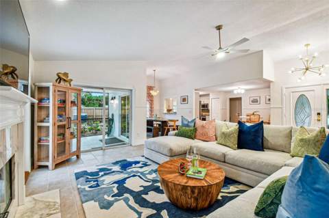 10503 Nile Court, Tampa FL - photo 7 of 46