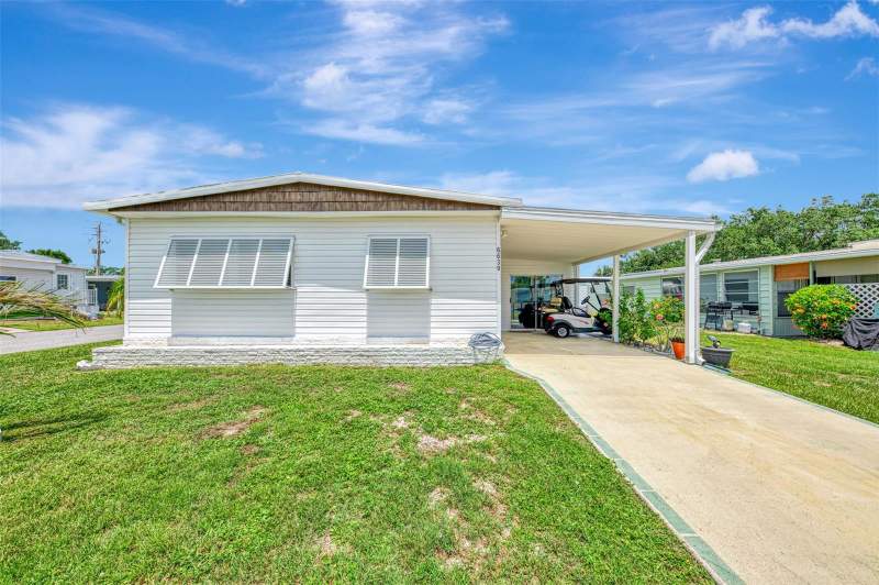 2 bedroom Mobile Home at 6639 Vista Lane, Holiday Park, North Port — photo 3