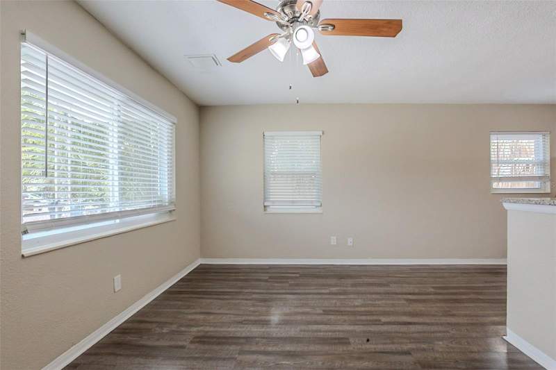3 bedroom Single Family Residence at 4111 13th Avenue, McClays J O Sub, St Petersburg — photo 4