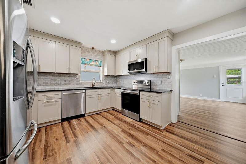 2 bedroom Single Family Residence at 4730 Burlington Avenue, Central Park Rev, St Petersburg — photo 2