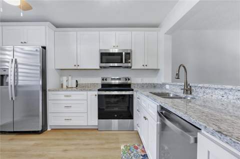 597 Lakeside Drive #205, Bradenton FL - photo 9 of 47