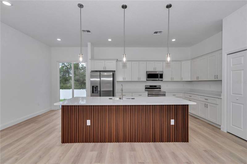 4 bedroom Single Family Residence at 17226 SW 20th Court Road, Marion Oaks Unit 4, Ocala — photo 2