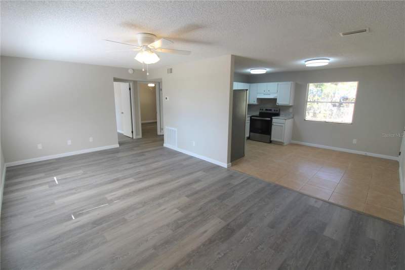 2 bedroom Single Family Residence at 5971 NW 11th Place, Ocala Rdg Un 13, Ocala — photo 2