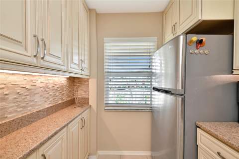 421 Cerromar Terrace #469, Venice FL - photo 15 of 44