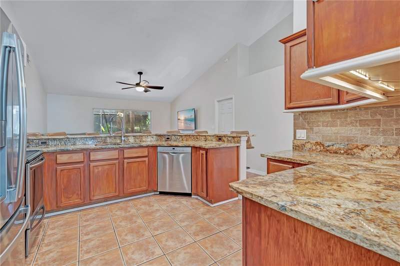 3 bedroom Single Family Residence at 836 Elm Forest Drive, Minneola Lakewood Ridge Ph 02-03, Minneola — photo 5