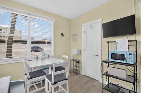 908 Villas Drive #10, Venice FL - photo 8 of 44