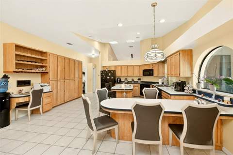 9757 Hermosillo Drive, New Port Richey FL - photo 12 of 55