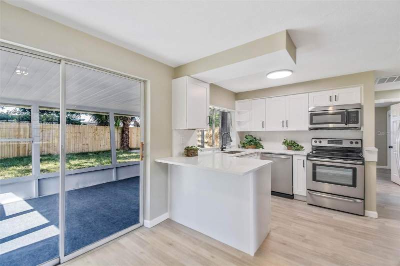 2 bedroom Single Family Residence at 3317 Bainbridge Drive, Beacon Square, Holiday — photo 5