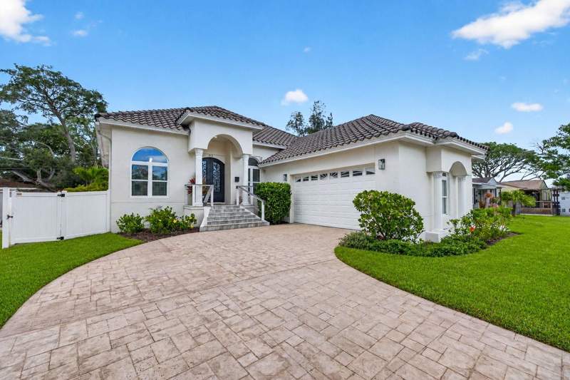 4 bedroom Single Family Residence at 815 59th Avenue, Edgemoor Estates, St Petersburg — photo 2