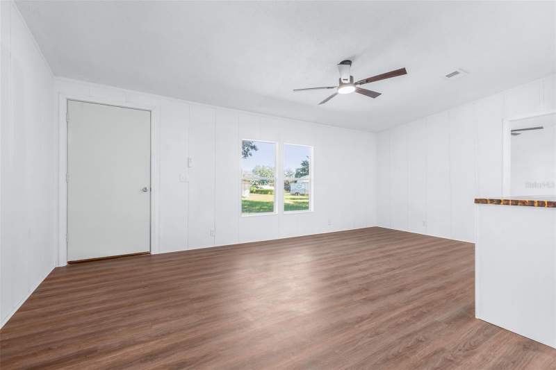 4 bedroom Manufactured Home at 8833 Nundy Avenue, Florida Garden Lands Rev M, Gibsonton — photo 5