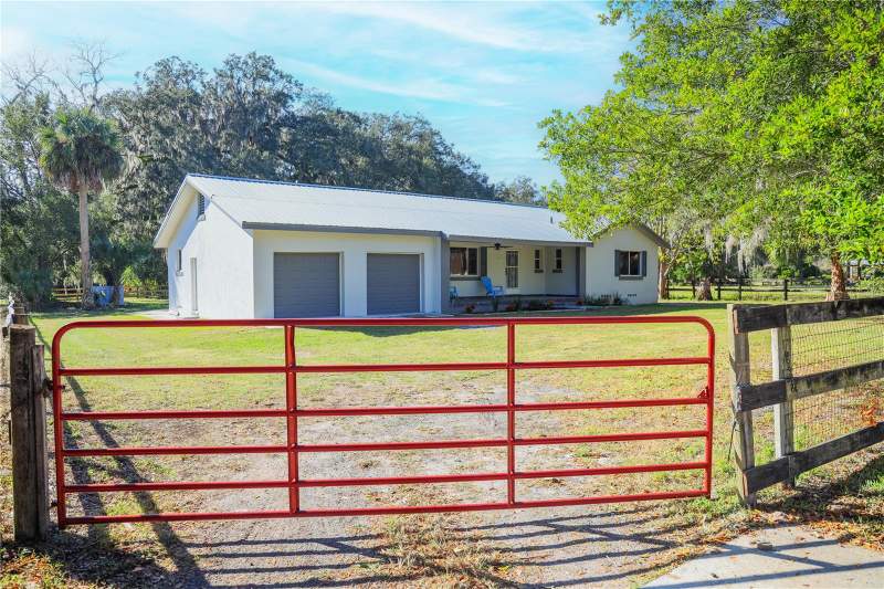 4 bedroom Single Family Residence at 1850 NW 35th Street, Ocala, Ocala — photo 2