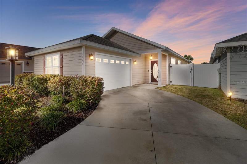 2 bedroom Single Family Residence at 1852 SW 246th Drive, Countryway Townsquare, Newberry — photo 2