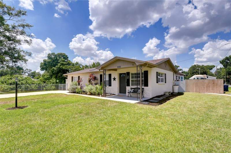 2101 W HAMILTON AVENUE home for sale in Grove Park Estates