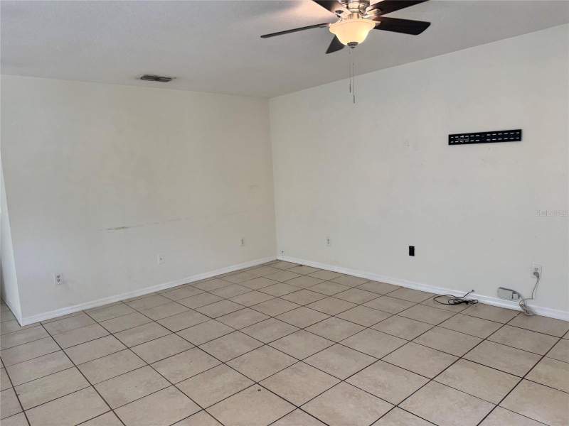 3 bedroom Single Family Residence at 2609 E Emma Street, Englewood, Tampa — photo 2