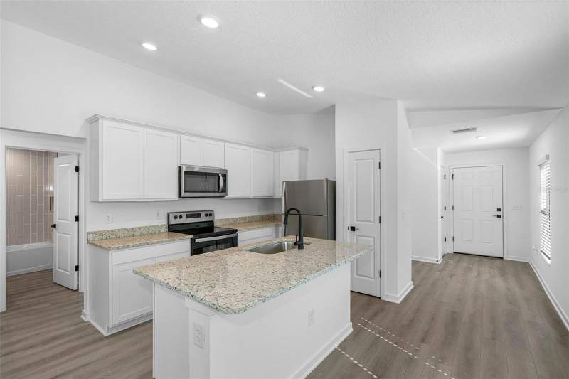 3 bedroom Single Family Residence at 15306 Scaup Duck Road, Royal Highlands, Weeki Wachee — photo 2
