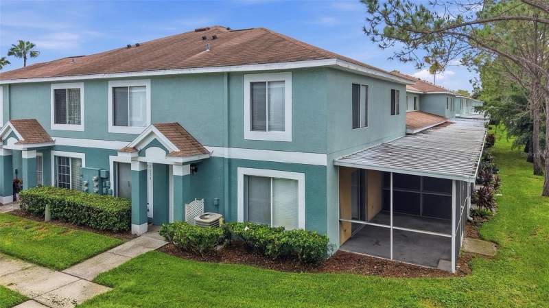 2039 FLUORSHIRE DRIVE home for sale in Providence Townhomes
