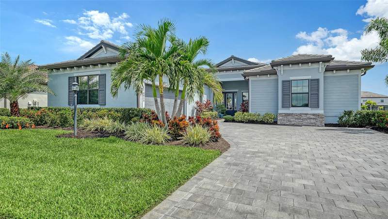 4915 SPARKLING SEA LANE home for sale in Lorraine Lakes at Lakewood Ranch