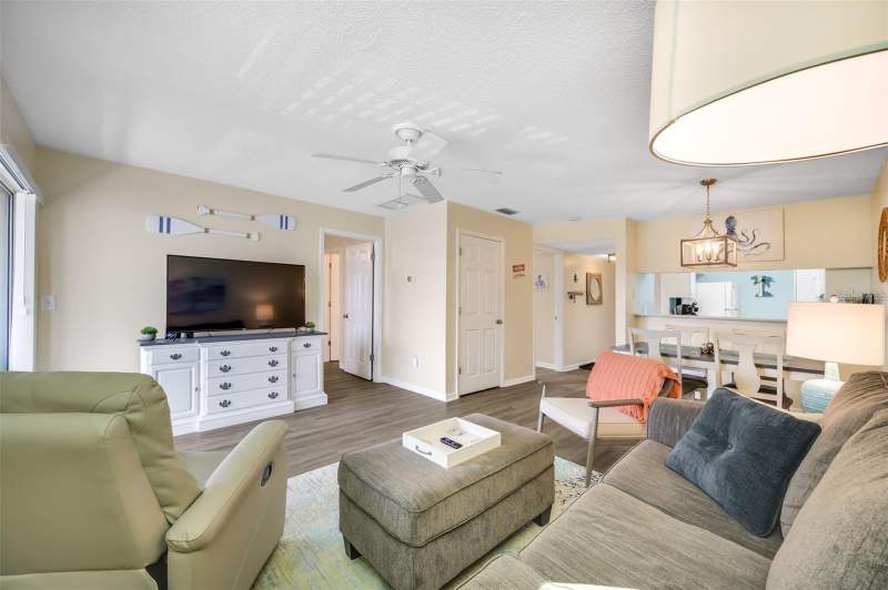 2 bedroom Condominium at 260 Medallion Boulevard #F, Madeira Beach Yacht Club Condo, Madeira Beach — photo 4