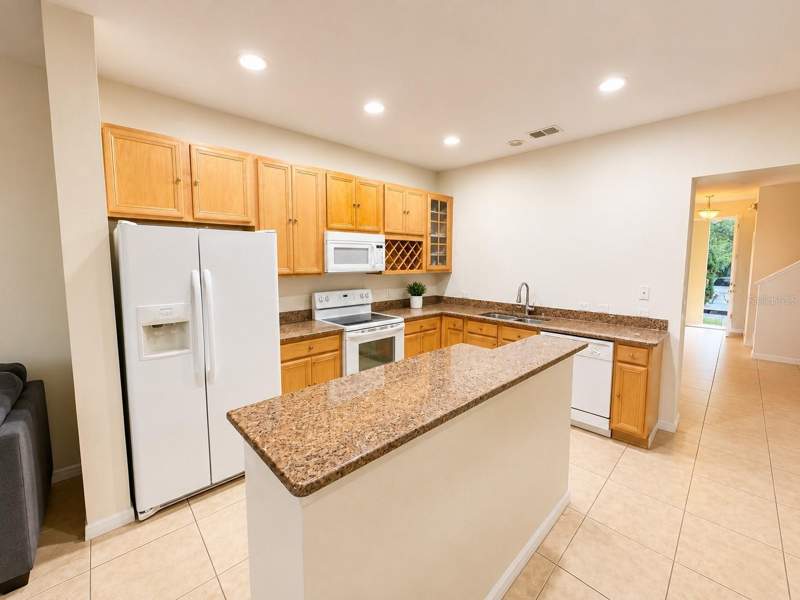 3 bedroom Townhouse at 7601 Acklins Road, Crestwynd Bay, Kissimmee — photo 3