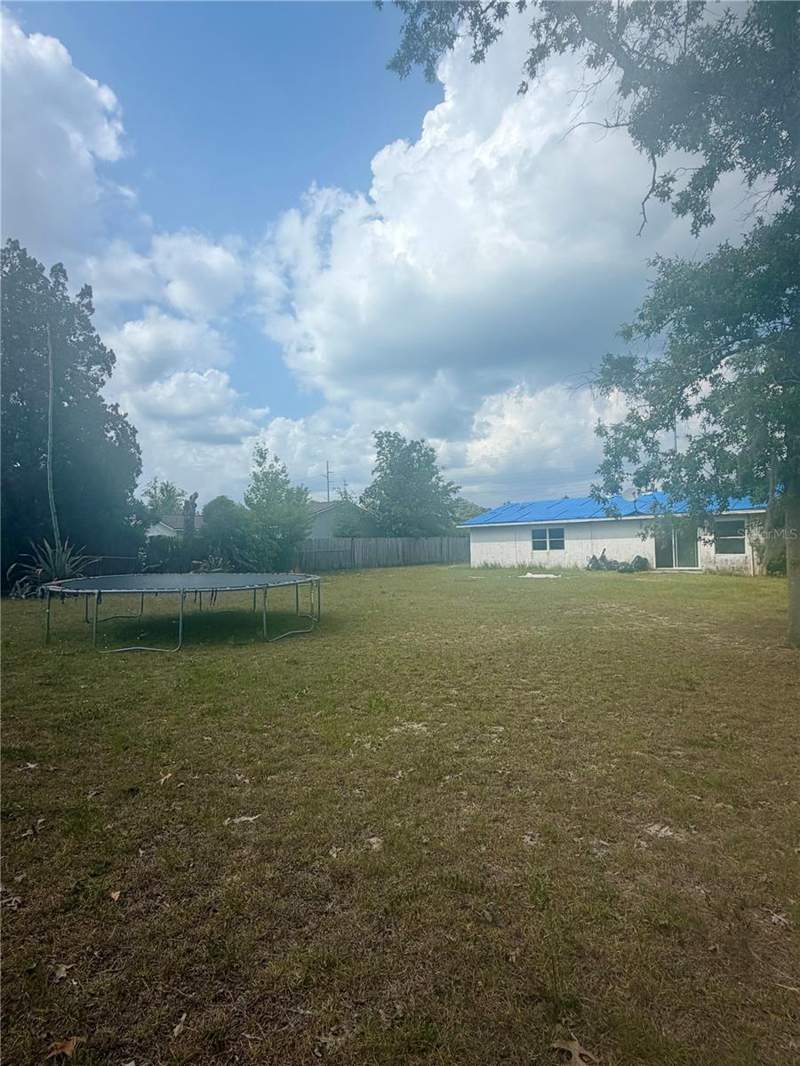 3 bedroom Single Family Residence at 9328 SE Maricamp Road, Silver Spgs Shores Un 47, Ocala — photo 2