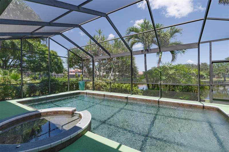 3 bedroom Single Family Residence at 4834 WINDMILL PALM TERRACE, PLACIDO BAYOU, ST PETERSBURG — photo 3