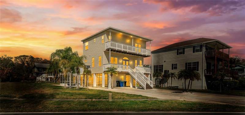 4 bedroom Single Family Residence at 402 Shore Drive, Oldsmar Rev Map, Oldsmar — photo 2