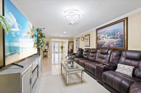 8318 Drycreek Drive, Tampa FL - photo 9 of 56