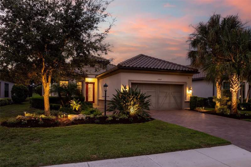 3 bedroom Single Family Residence at 12807 Sorrento Way, Esplanade Ph Viii Subphase A & B, Bradenton — photo 2