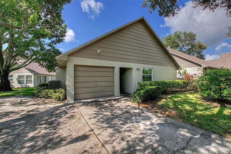 3 bedroom Villa at 3419 Annette Court, Chateaux Woods Condo, Clearwater — photo 2