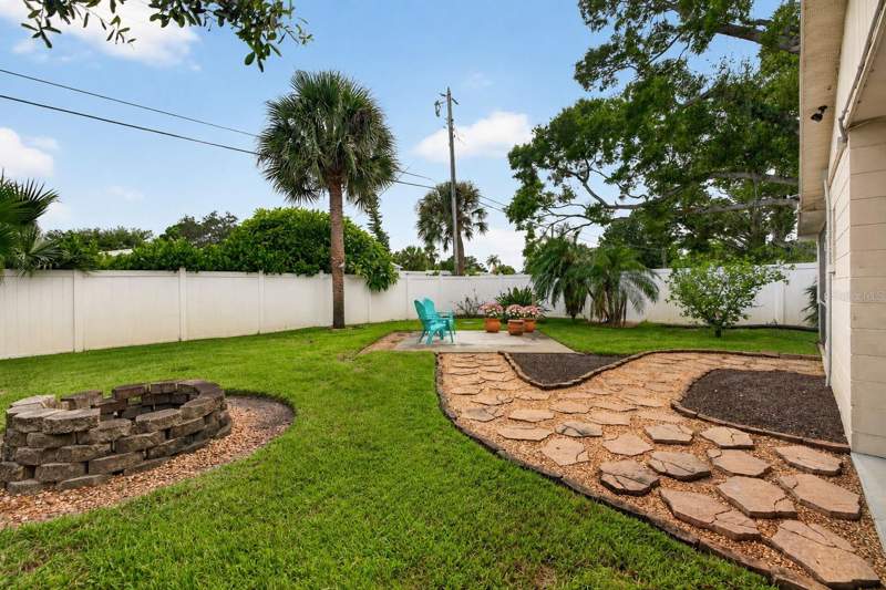 3 bedroom Single Family Residence at 4392 WALNUT STREET, SNELL SHORES MANOR, ST PETERSBURG — photo 3