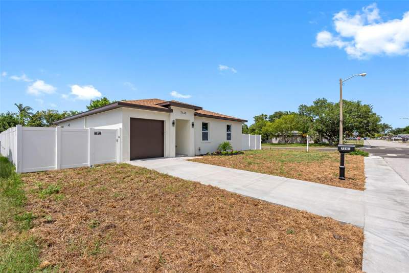 3 bedroom Single Family Residence at 7141 Ivanhoe Drive, Embassy Hills, Port Richey — photo 4