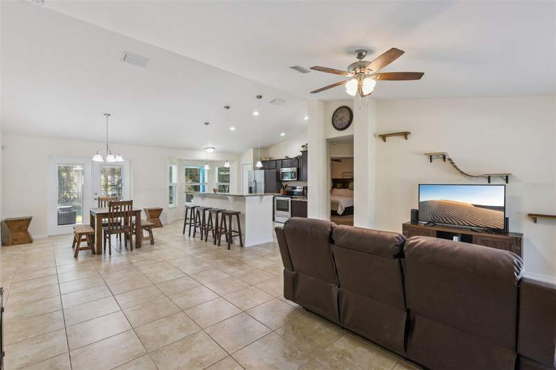 3 bedroom Single Family Residence at 7042 SE 122nd Lane, Belleviews Sunny Skies, Belleview — photo 2