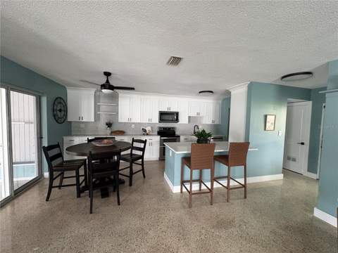 4820 Venetian Boulevard, St Petersburg FL - photo 6 of 27