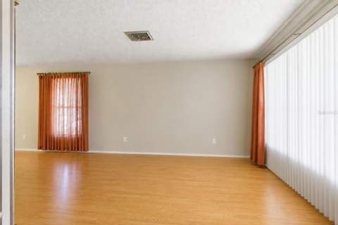 10636 Salamanca Drive, Port Richey FL - photo 6 of 32