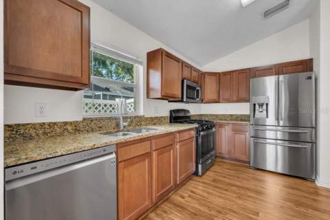 17610 Esprit Drive, Tampa FL - photo 16 of 48