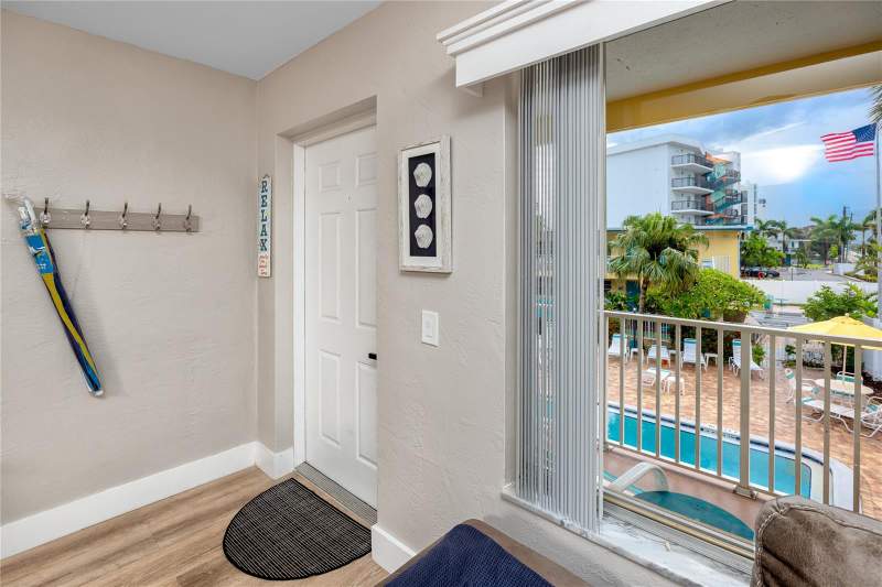 1 bedroom Condo - Hotel at 282 Treasure Island Causeway #12, Malyn Condo Motel Condo, Treasure Island — photo 5