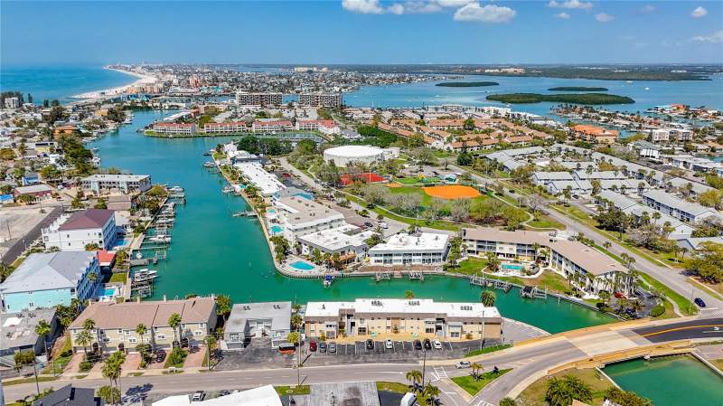 1 bedroom Condominium at 184 117th Avenue #2, Pointe Capri Adult Condo, Treasure Island — photo 2