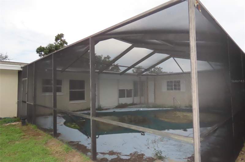 3 bedroom Single Family Residence at 12713 137th Lane, Grove Lake Manor, Largo — photo 4