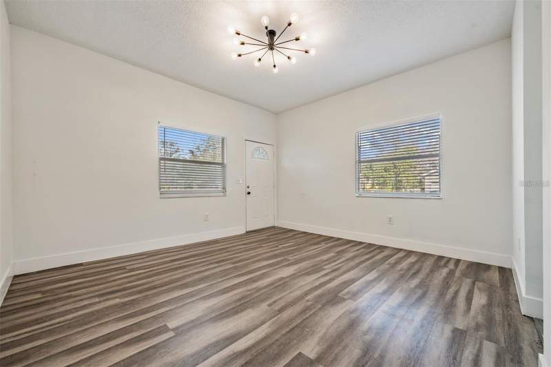 4 bedroom Half Duplex at 8304 N 13th Street, Sulphur Spgs Add, Tampa — photo 3