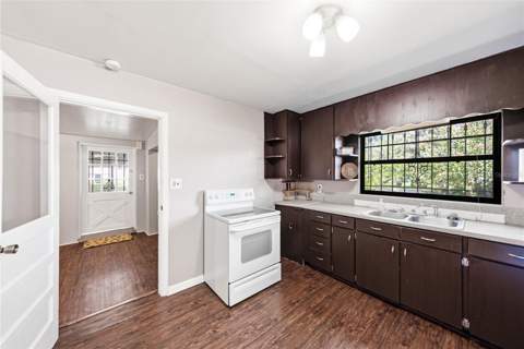 5207 10th Street, Zephyrhills FL - photo 17 of 44