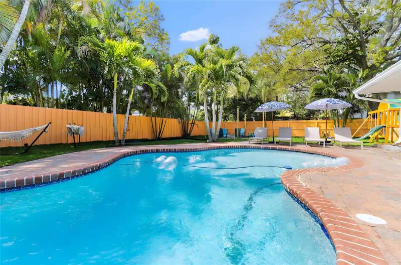 5 bedroom Single Family Residence at 14220 82nd Terrace, Whispering Pines Forest 2nd Add, Seminole — photo 5
