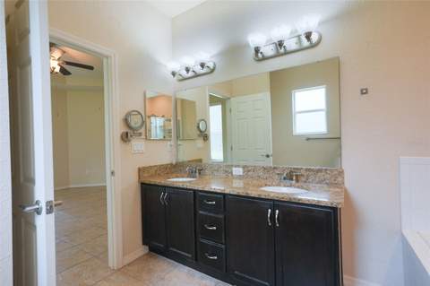 6019 Evansbrook Drive, Zephyrhills FL - photo 17 of 27