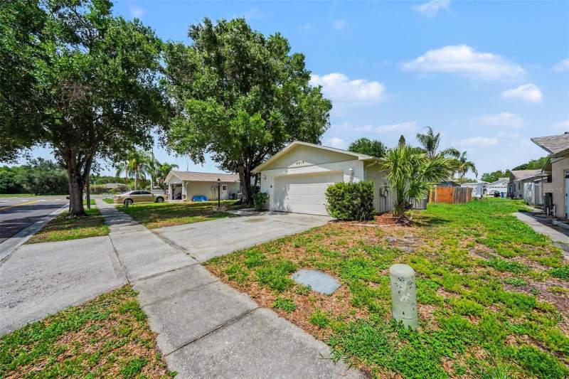 3 bedroom Single Family Residence at 4816 W Addax Drive, Park Lake Estates, New Port Richey — photo 3