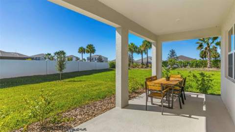 18233 Tavernside Trail, Lakewood Ranch FL - photo 17 of 42