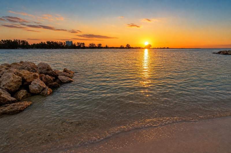 2 bedroom Condo - Hotel at 691 S Gulfview Boulevard #711, Enchantment Clearwater Beach Hotel Condo, Clearwater — photo 5