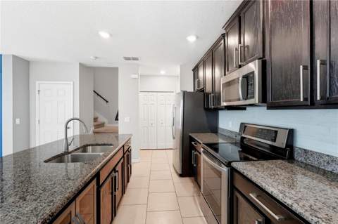 1617 Mohegan Boulevard, Kissimmee FL - photo 9 of 50