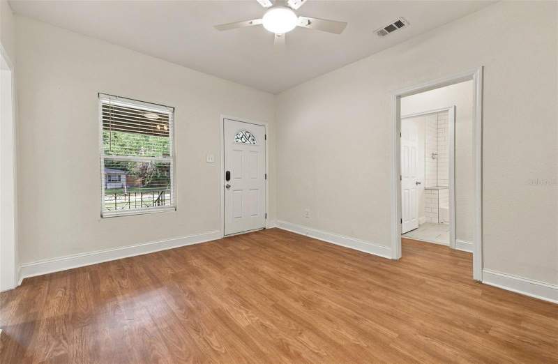 5 bedroom Single Family Residence at 2005 E North Bay Street, Strathmore, Tampa — photo 5