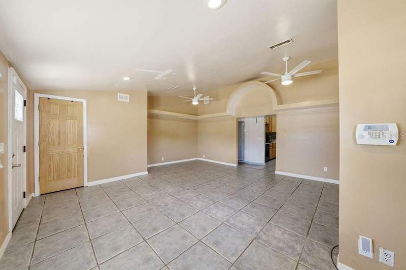 2 bedroom Single Family Residence at 7207 S West Shore Boulevard, Port Tampa City Map, Tampa — photo 3