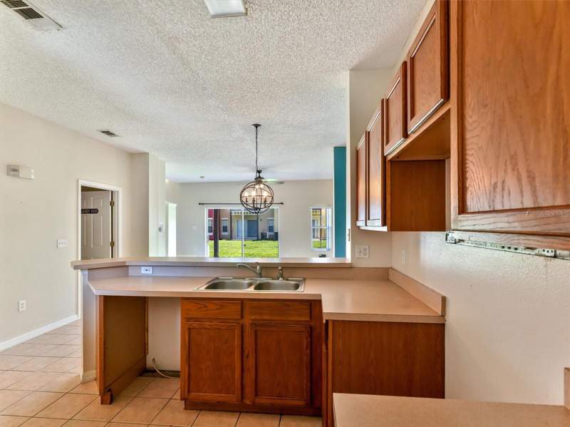 3 bedroom Townhouse at 8407 Blue Lagoon Drive, Emerald Island Resort Ph 2, Kissimmee — photo 4