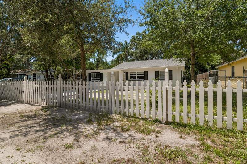 3 bedroom Single Family Residence at 1614 E Maple Avenue, Fern Cliff, Tampa — photo 3